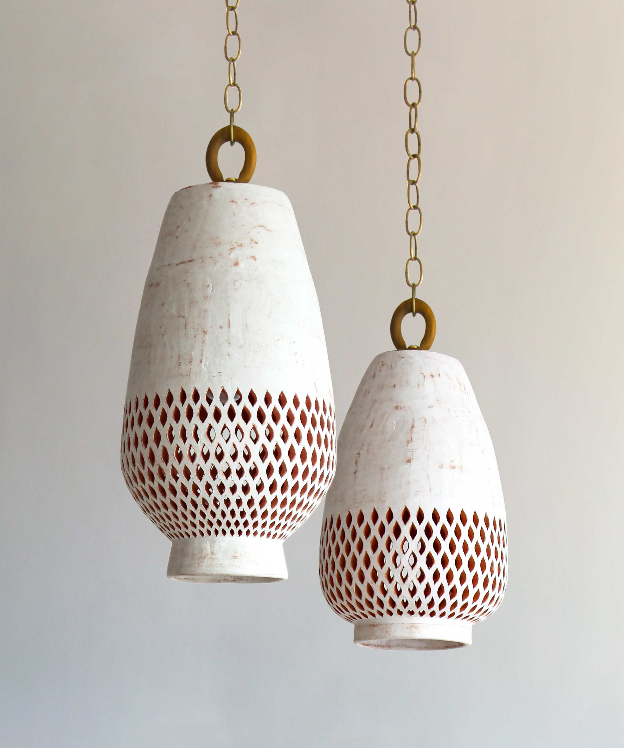 White ceramic pendant lights perfect for entryway lighting