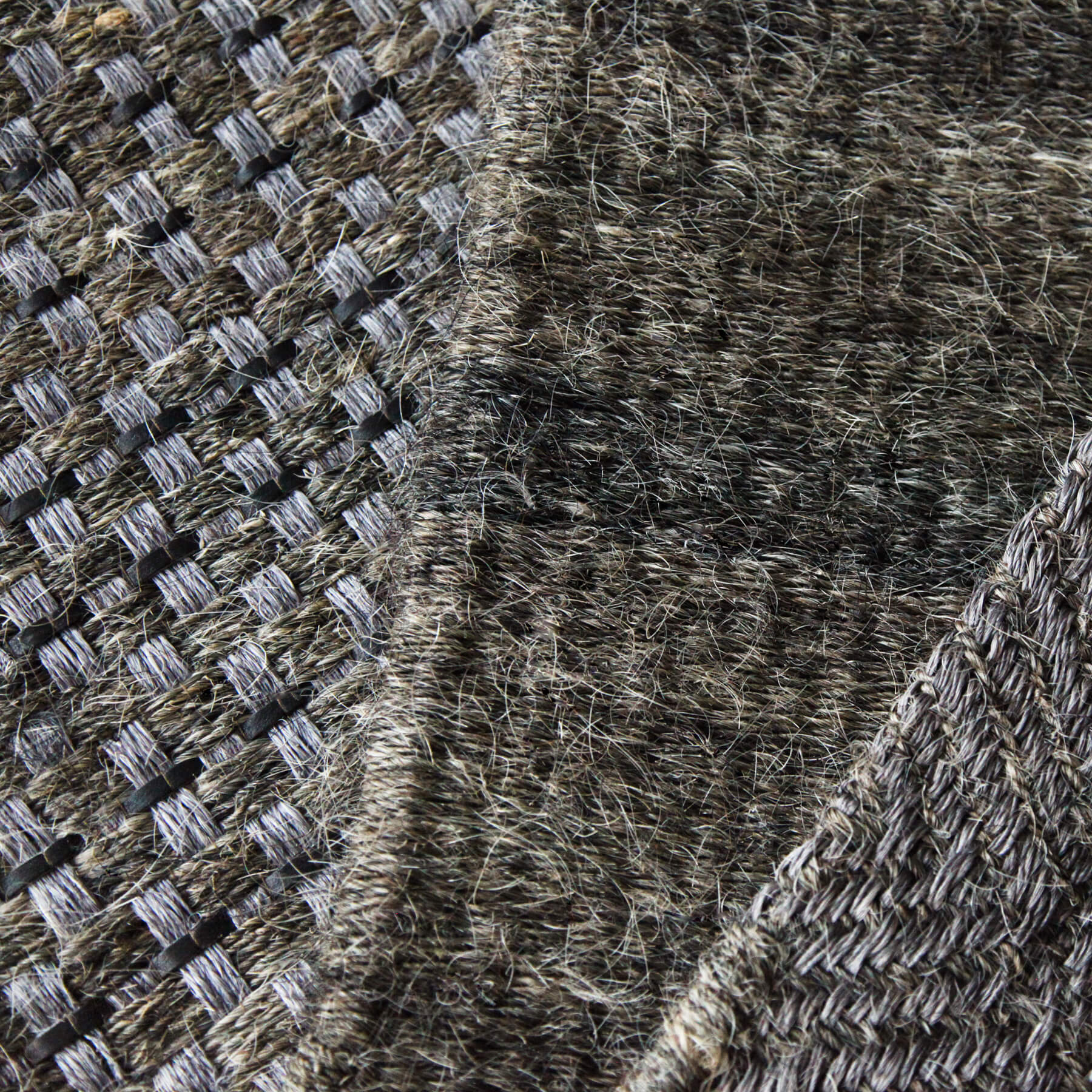 Colombian Crin RugsHorsehair + Grey Jute + Black Leather L'Aviva Home