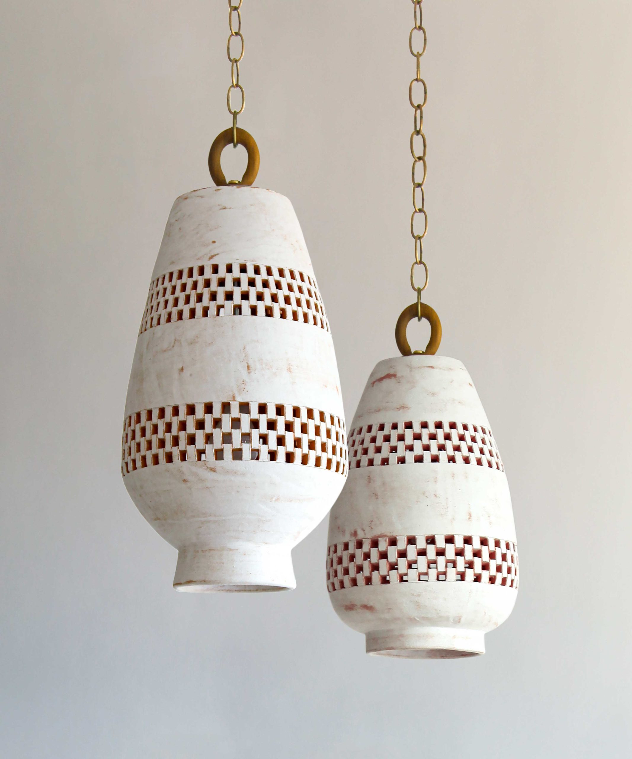 White ceramic pendant lights perfect for kitchen lighting