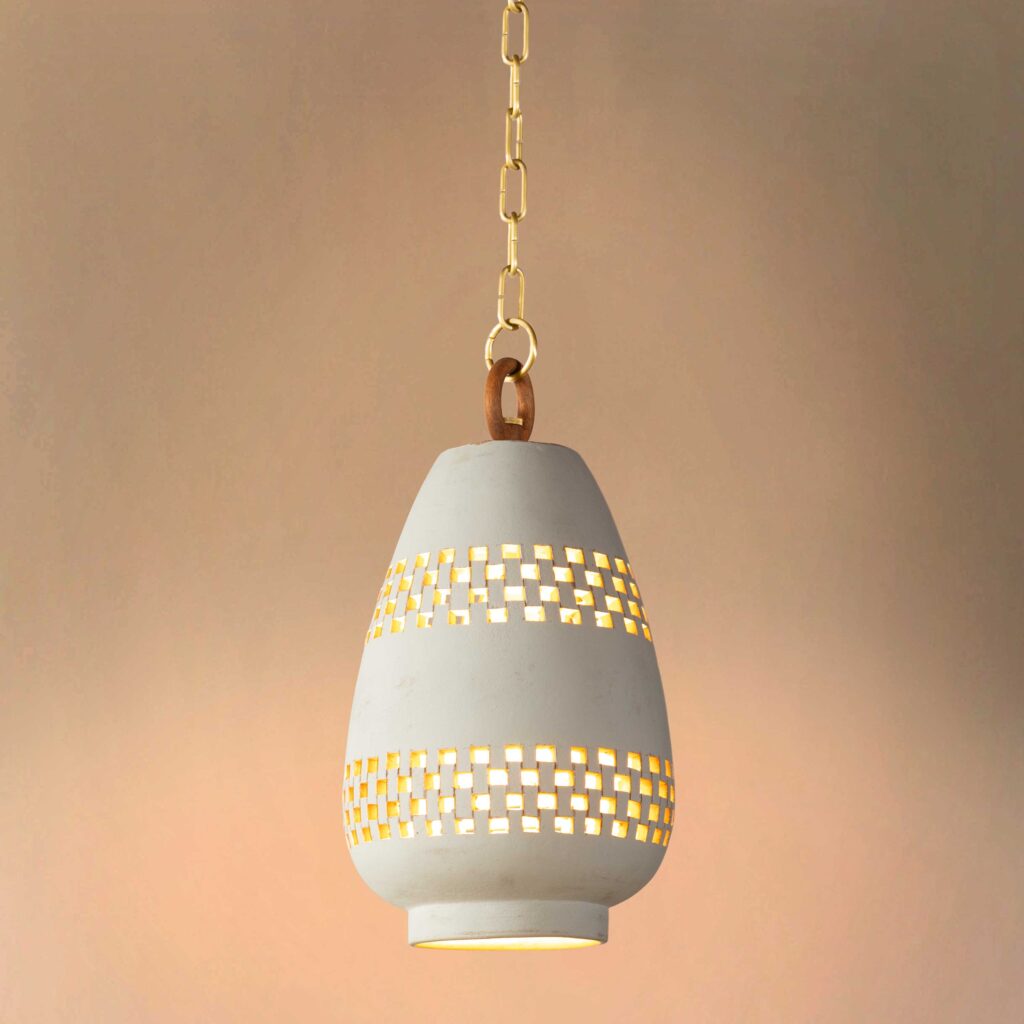 Ajedrez Pendant, Size A hover