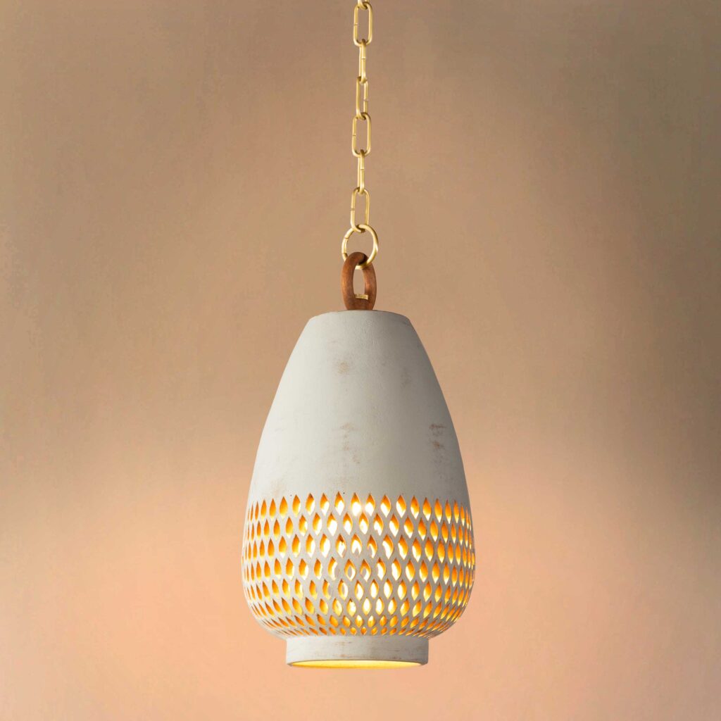Diamantes Pendant, Size A hover