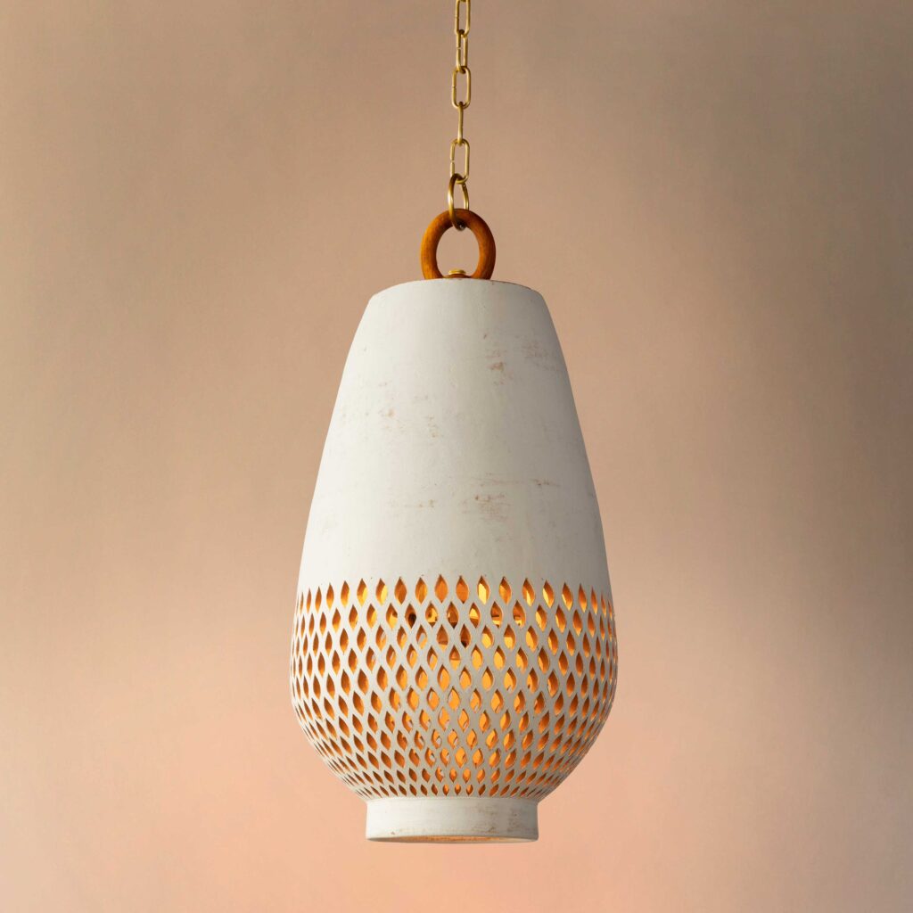 Diamantes Pendant, Size C hover