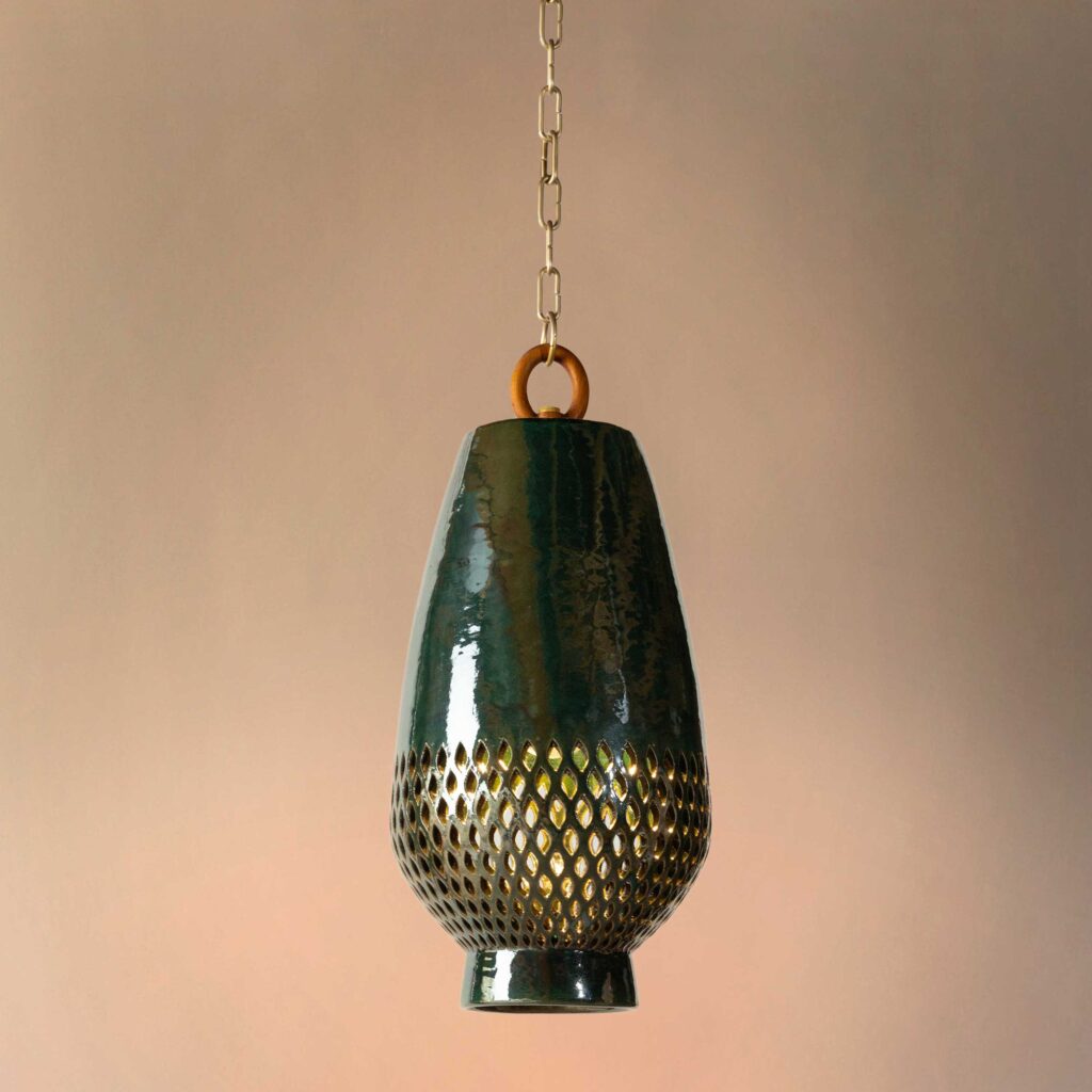 Diamantes Pendant, Size B hover