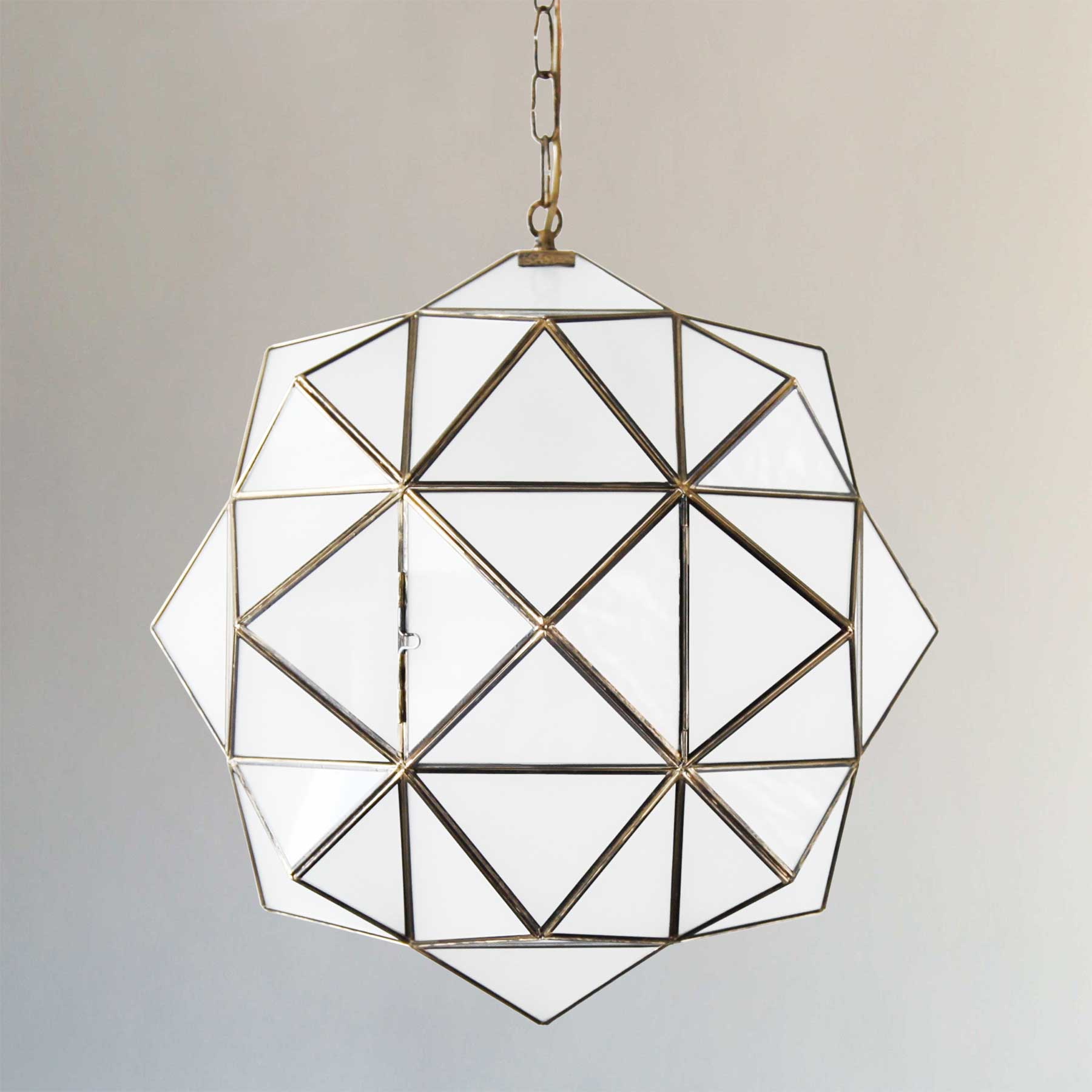<a href="https://www.lavivahome.com/shop/lighting/granada-lanterns/">Granada Lanterns</a><br /><span style="font-size:9pt;" > Rombus</span>