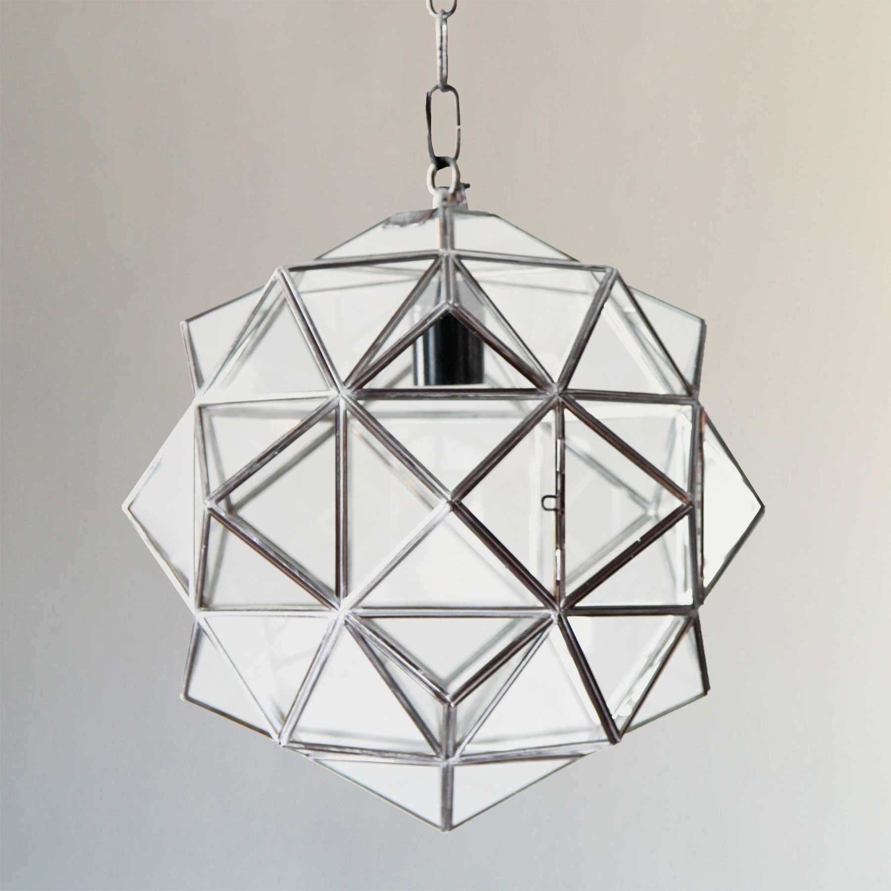 <a href="https://www.lavivahome.com/shop/lighting/granada-lanterns/">Granada Lanterns</a><br /><span style="font-size:9pt;" > Rombus</span>