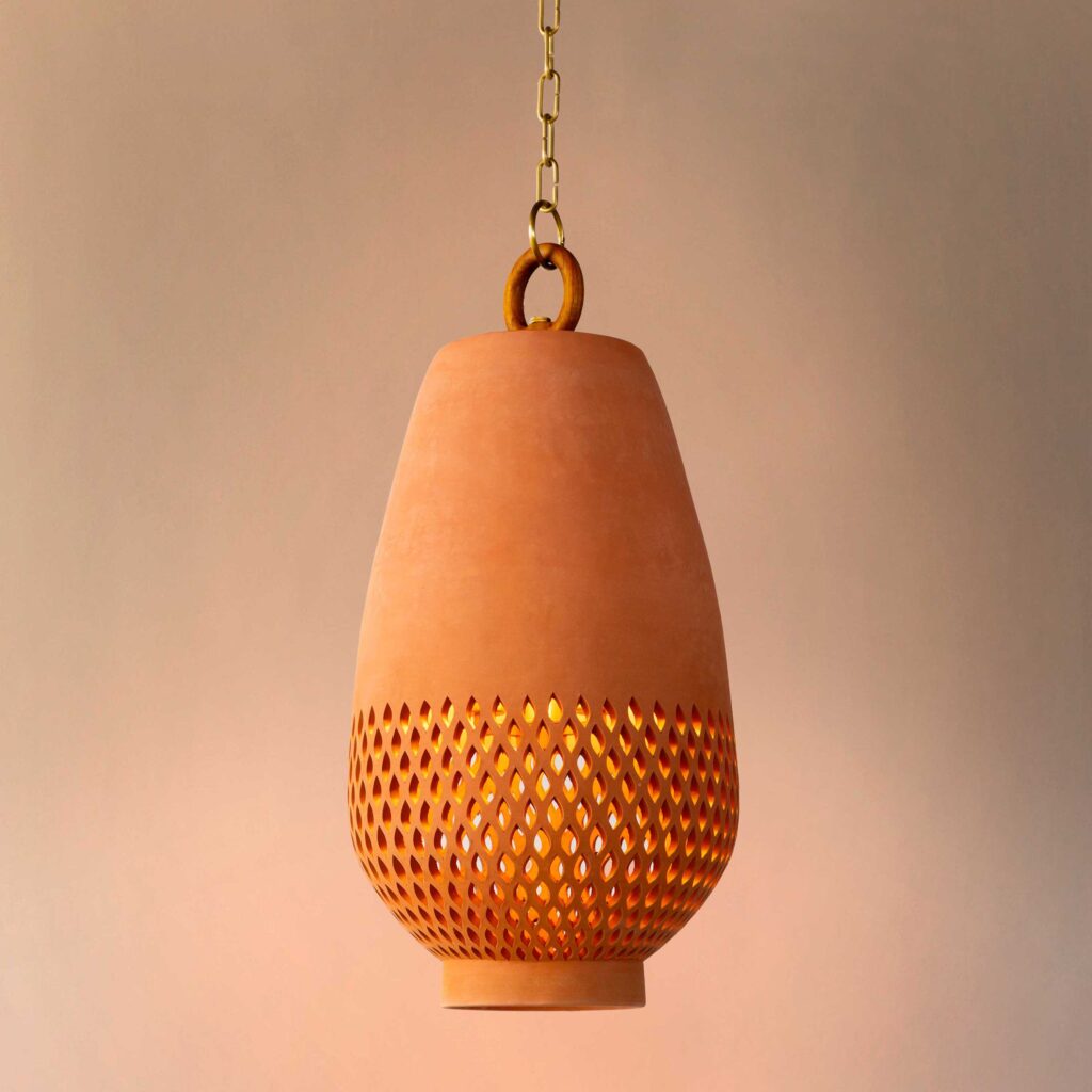 Diamantes Pendant, Size C hover