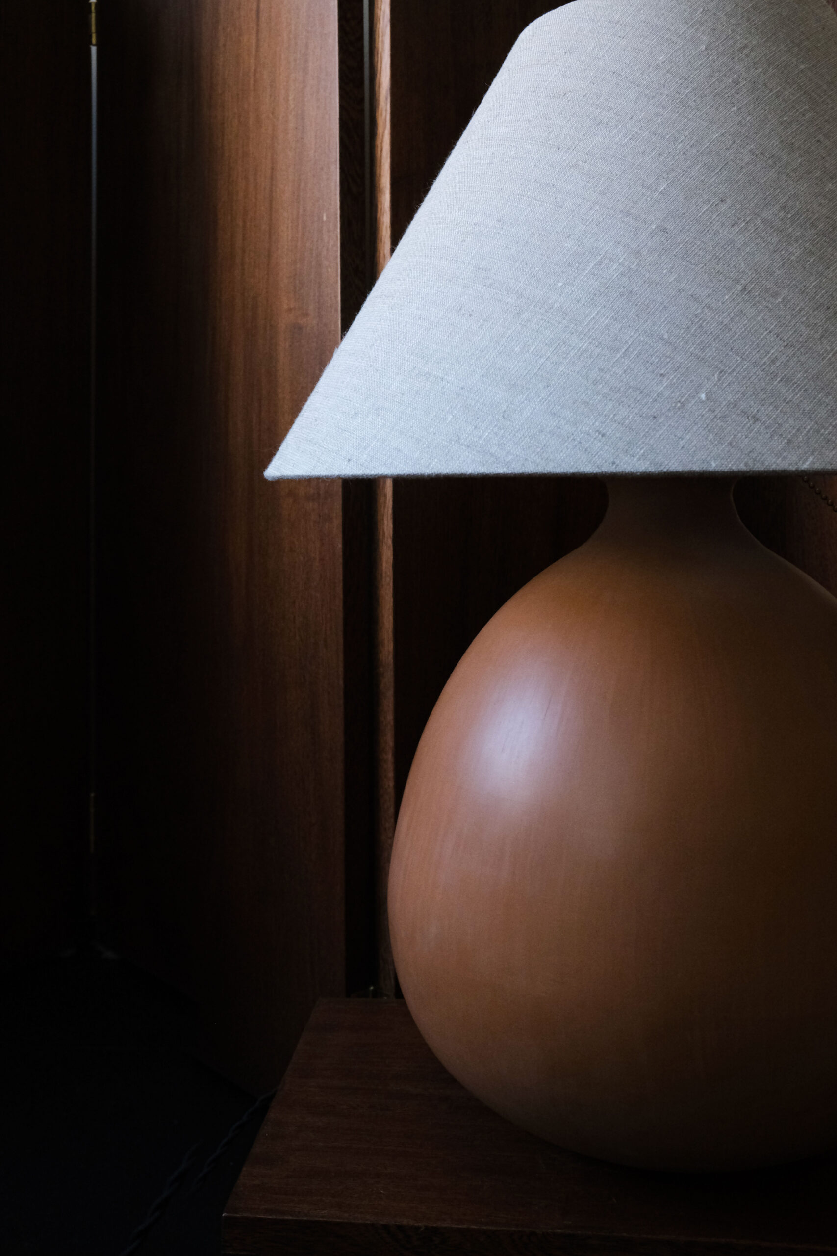 Barro Terra Table Lamp with linen shade