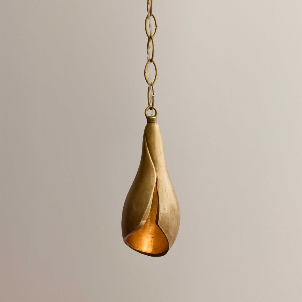 Lirio Pendant hover