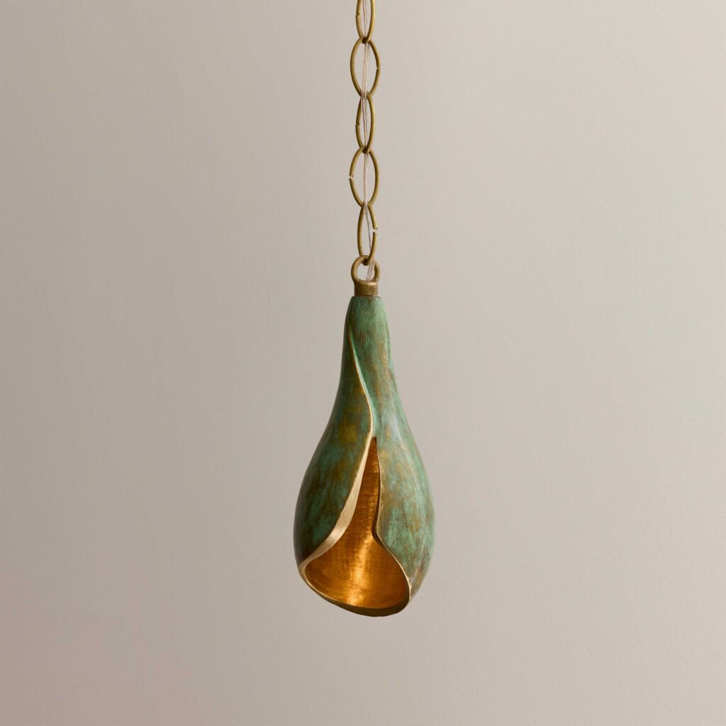 Lirio Pendant hover