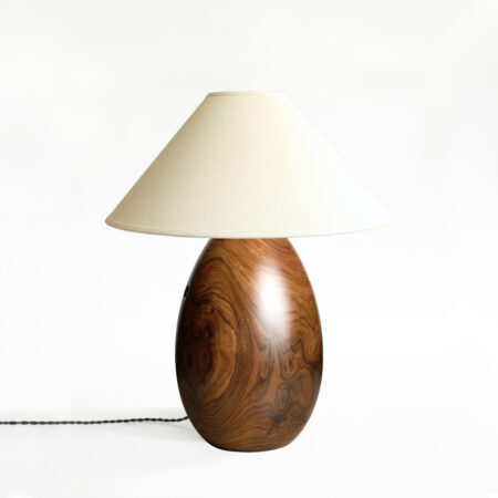 <a href="https://www.lavivahome.com/lighting/arbol-table-lamp-collection/">Árbol Table Lamps</a><br /><span style="font-size:9pt;" > MORADO ML66</span>