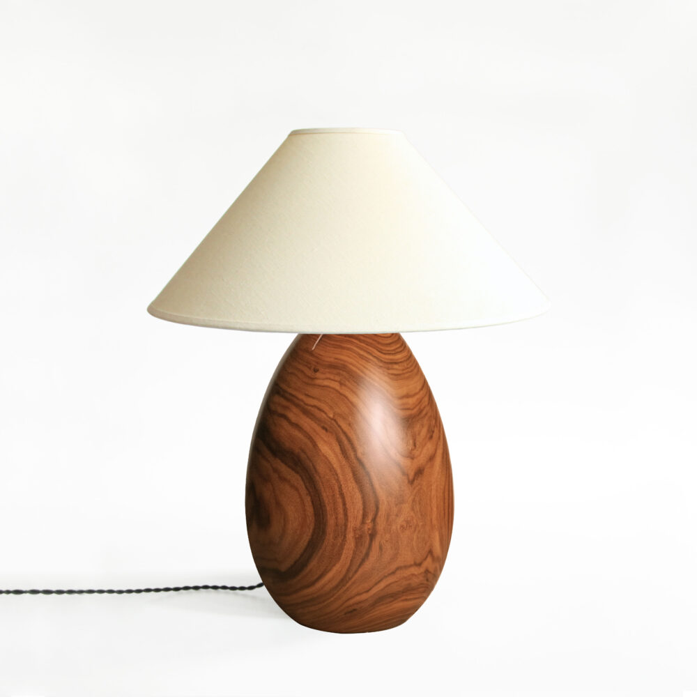 <a href="https://www.lavivahome.com/lighting/arbol-table-lamp-collection/">Árbol Table Lamps</a><br /><span style="font-size:9pt;" > MORADO ML68</span>