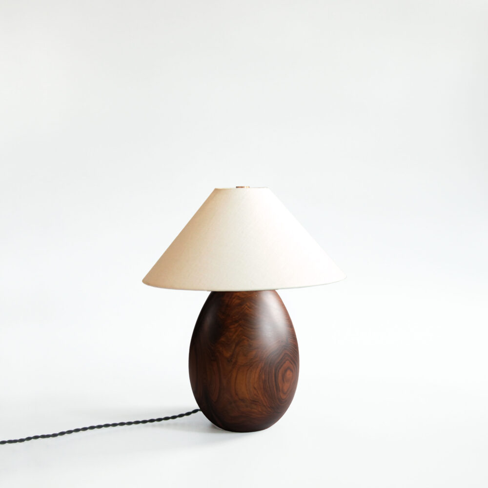 <a href="https://www.lavivahome.com/lighting/arbol-table-lamp-collection/">Árbol Table Lamps</a><br /><span style="font-size:9pt;" > MORADO S9</span> - Image 4