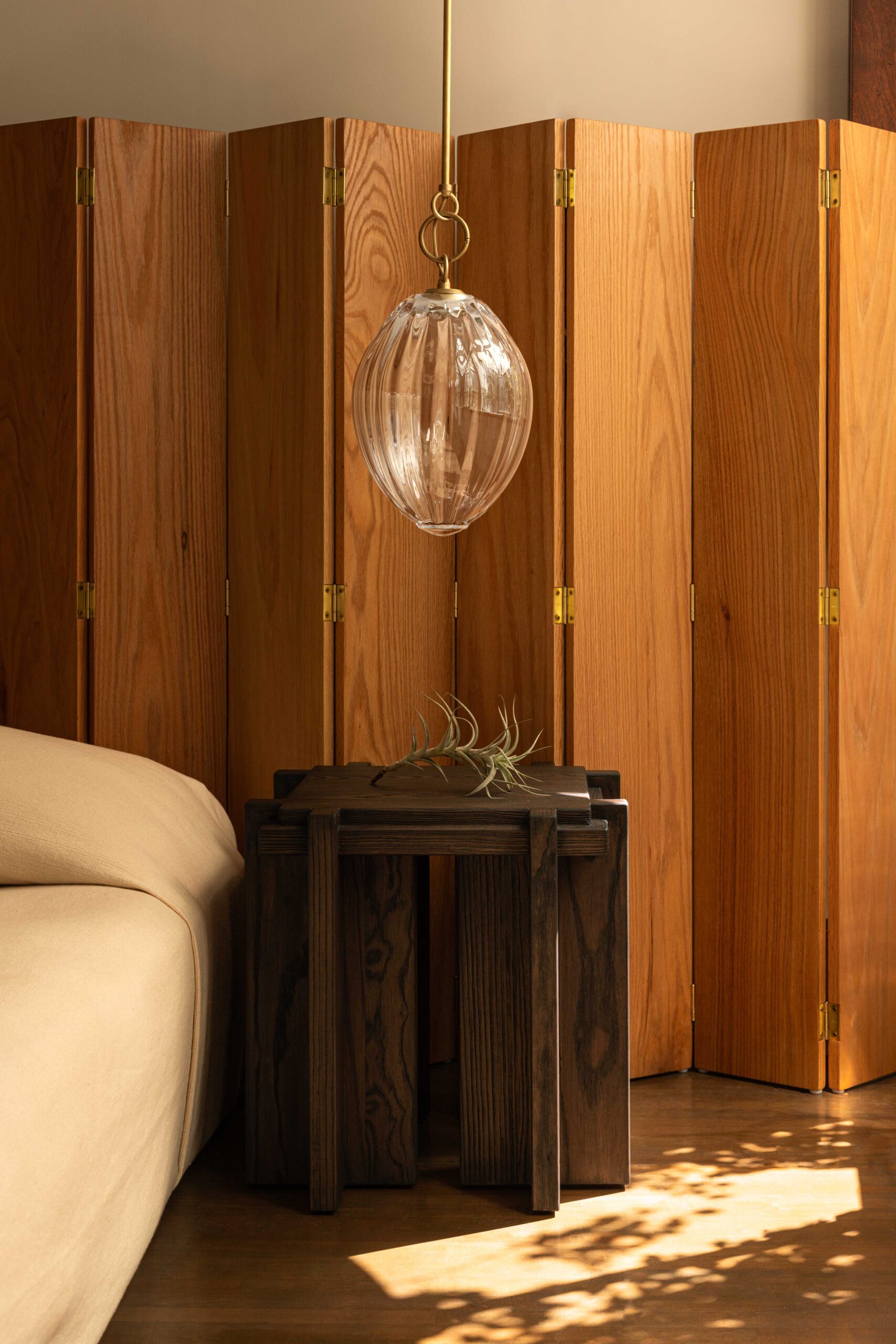 Tobabla pendant as bedside lighting